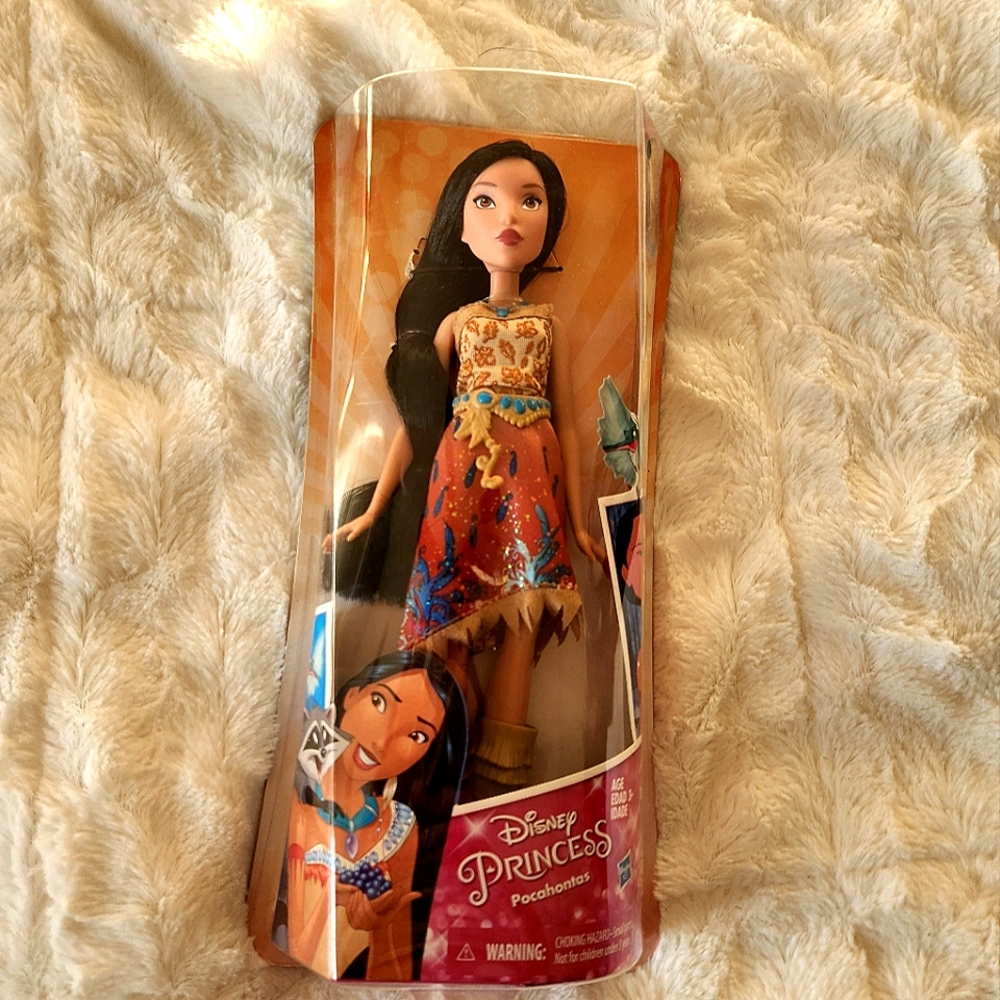 BNIB Disney Princess Royal Shimmer Pocahontas Doll